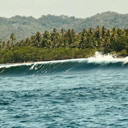 Готель "Triangle Hut" Camp Fuego Siargao Catangnan Екстер'єр фото