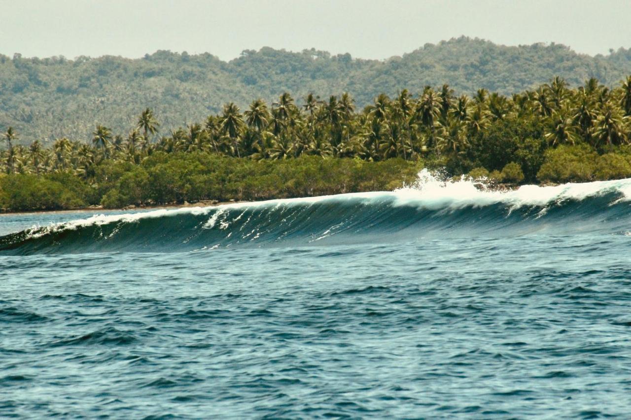 Готель "Triangle Hut" Camp Fuego Siargao Catangnan Екстер'єр фото